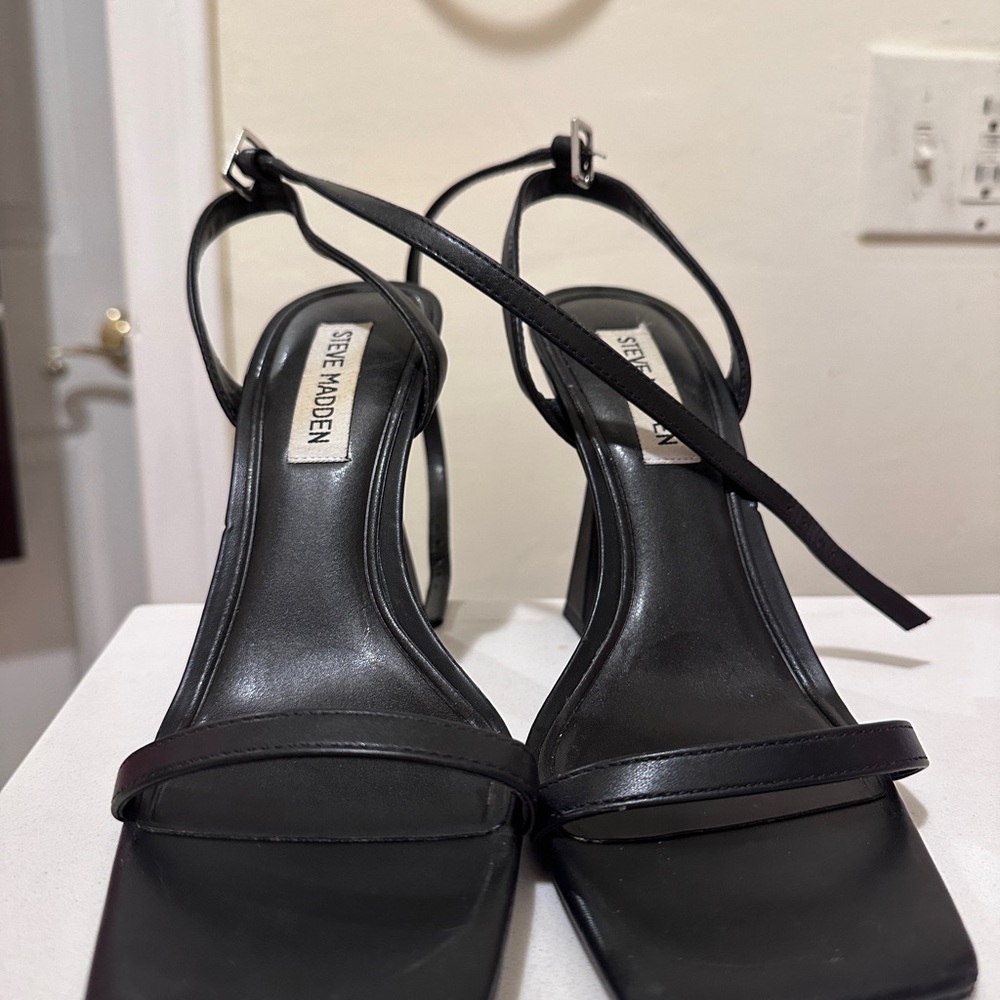SOLD - Steve Madden Black Women's Sandals
